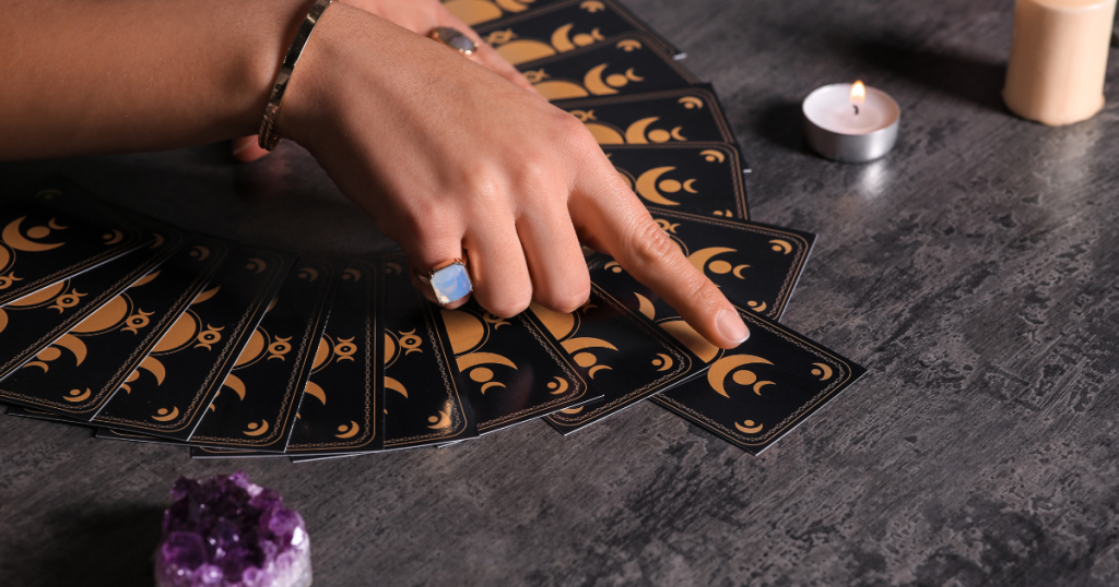 Comment reserver une seance de cartomancie en ligne